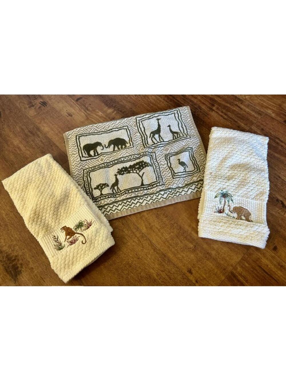 Set of 3 Embroidered Animal Design Hand Towels